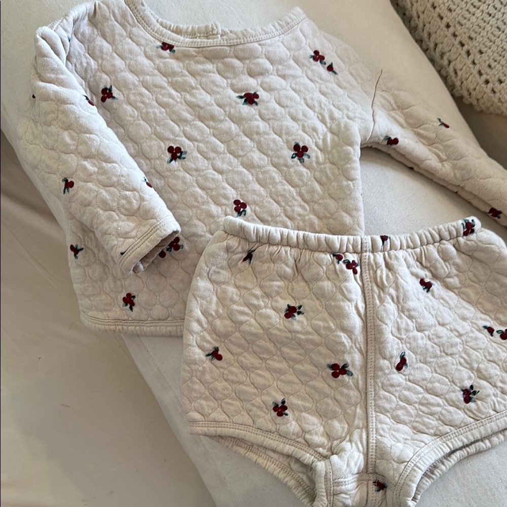 Quilted Winter Berry Short Set
